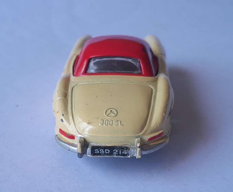 Corgi Toys 304 Mercedes 300SL Hardtop Roadster In Original Box. 9.5cm.
