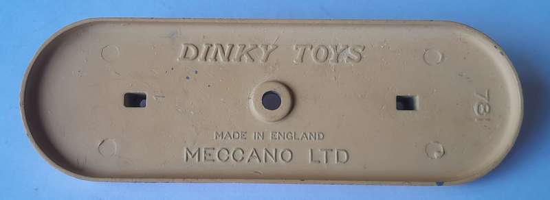 Dinky Toys 781 Petrol Pumps Station "Esso" In Original Box.