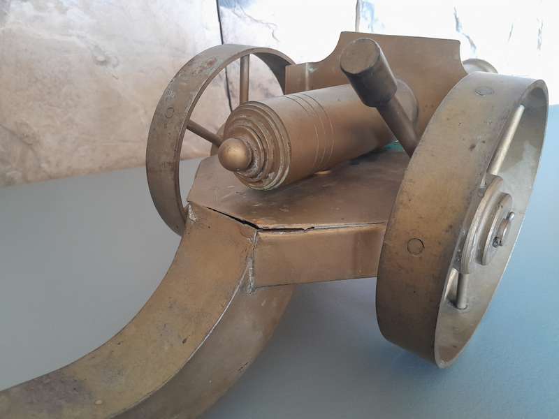 Vintage Large Metal Cannon Model. Length : 43cm.