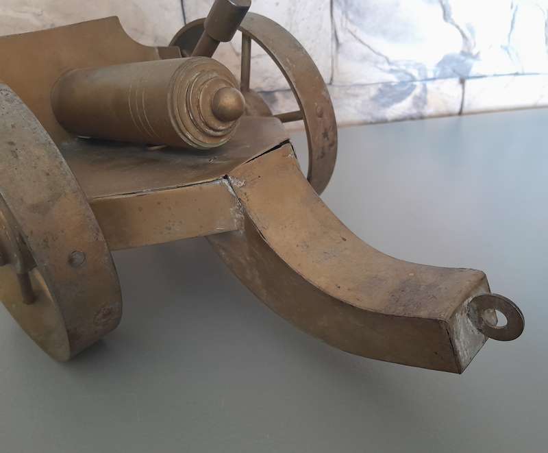 Vintage Large Metal Cannon Model. Length : 43cm.