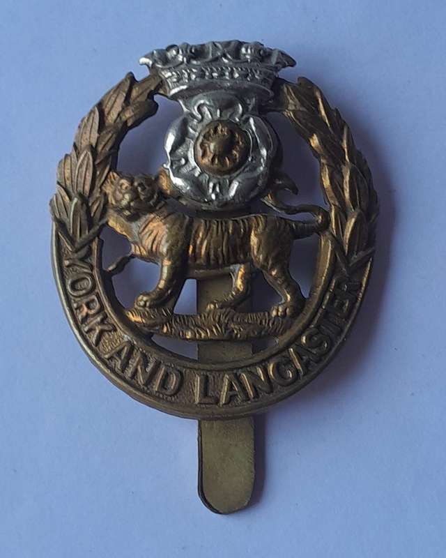 WW1/WW2 Pattern York And Lancaster Regiment Cap Badge With Slider.