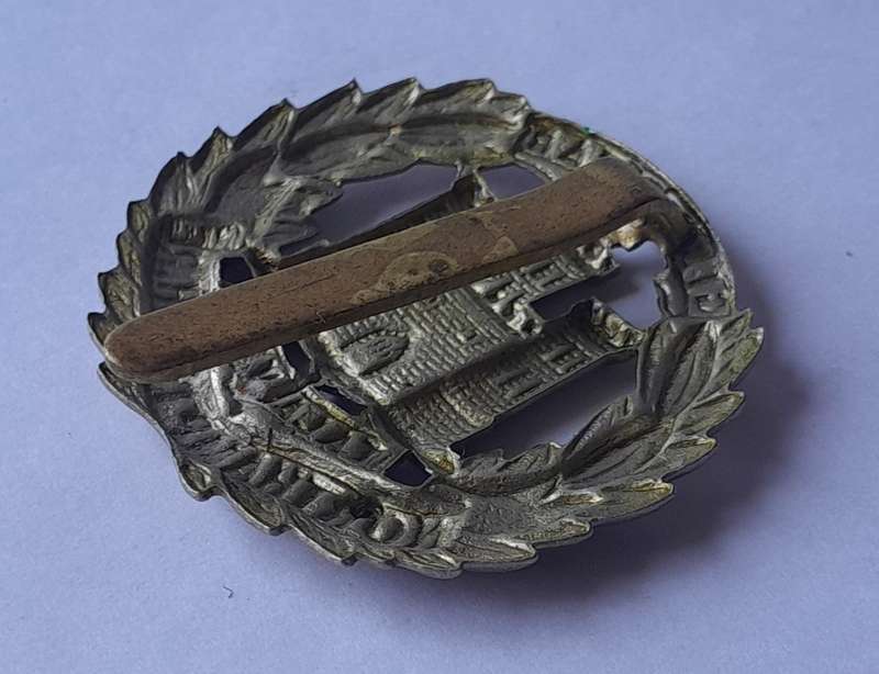 WW1/WW2 Pattern Northamptonshire Regiment Cap Badge With Slider.