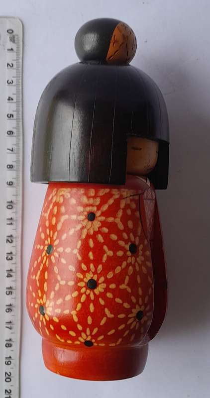Vintage Japanese Hand Painted Kokeshi Doll. 18cm.