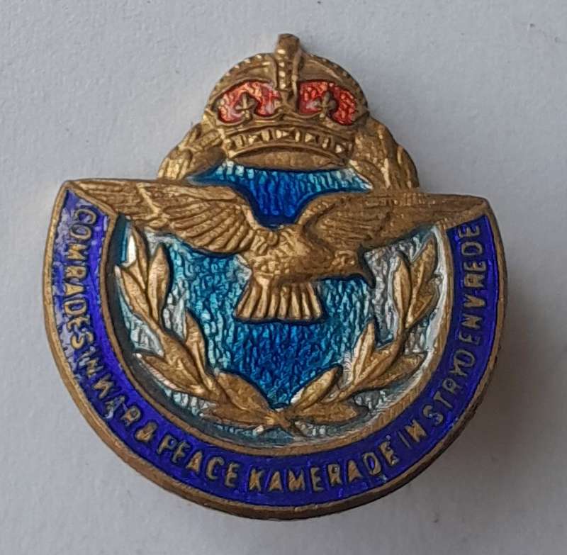WW2 SA Airforce Comrades / Kamerade Enamel Badge.
