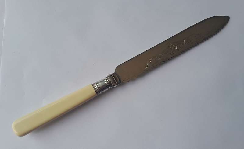 Vintage Sheffield Silver Plated Cake Knife With "Improved Saw Edge". In Original Box.