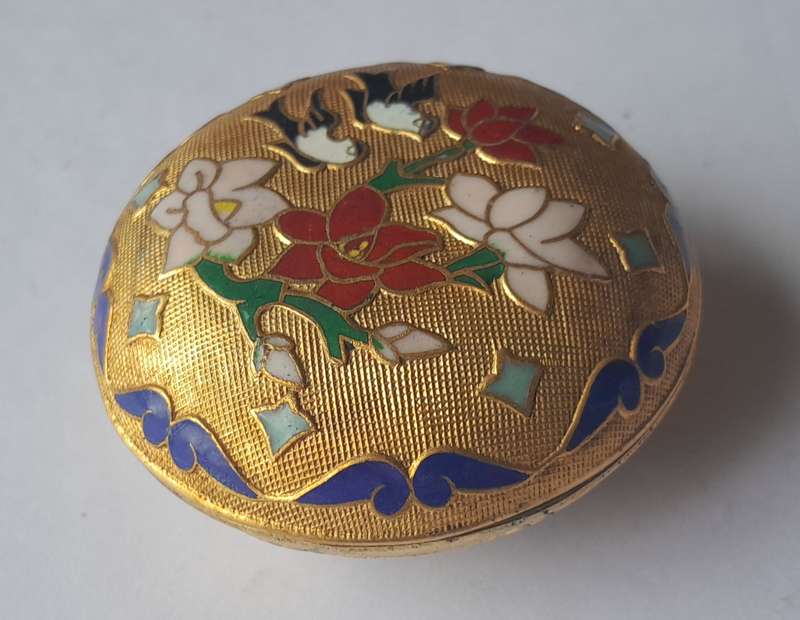Vintage Chinese Cloisonne Enamel Snuff Box. Original Box.
