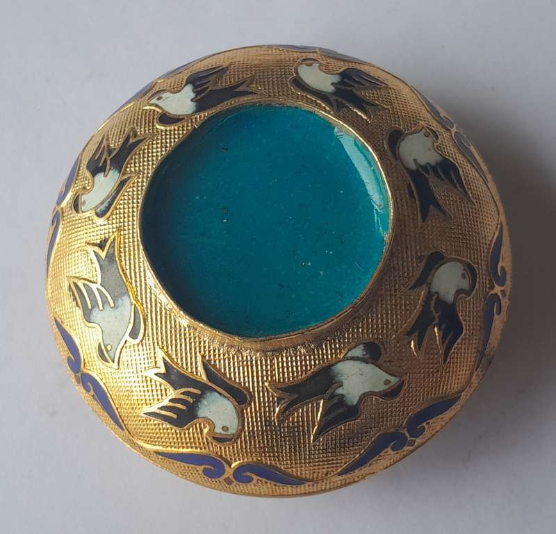 Vintage Chinese Cloisonne Enamel Snuff Box. Original Box.
