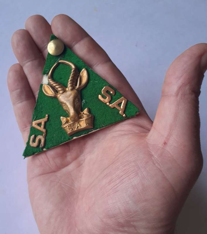 Early SA Army Infantry Cap Badge with S.A. Titles.