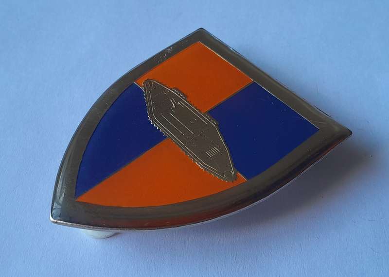 SADF School of Armour Shoulder Flash.  All Pins Intact.