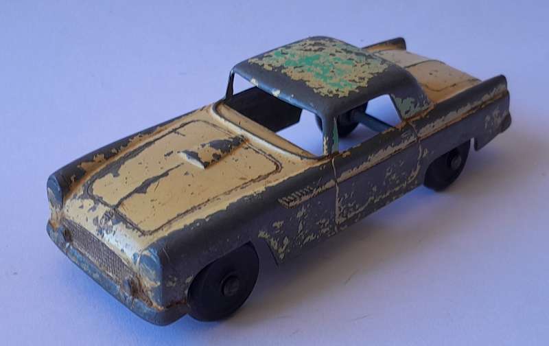 Vintage 1950's Die Cast "TootsieToy, U.S.A." Thunderbird. 107mm.