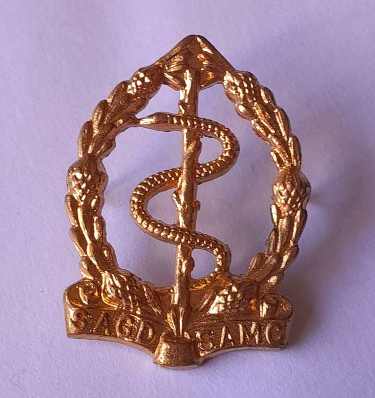 SA Medical Corps (SAMC) Badges.  Beret & Collar.  Lugs/Pins Intact.