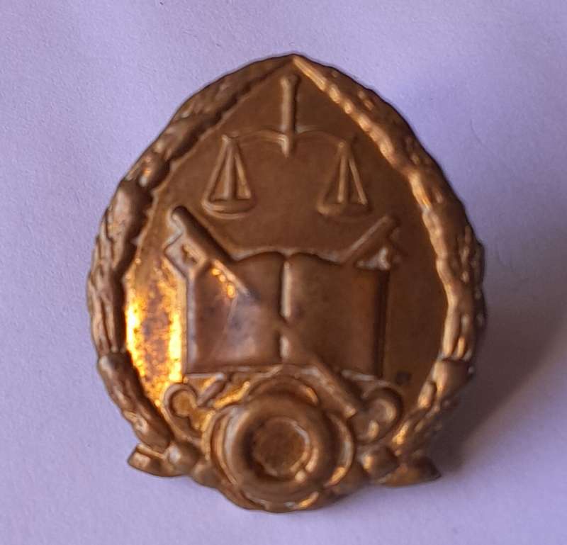 Early SA Prison Service Cap Badge.  All Screw Lugs Intact.