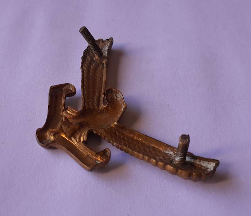 Early SA Airforce Cap Badge.  Screw Lug Intact.