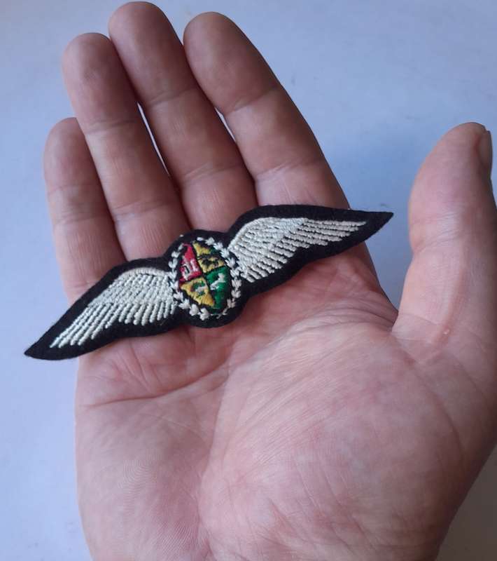 Early SA Airforce Pilots Wing Embroidered Badge.