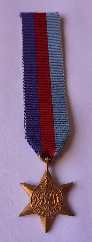 WW2 Miniature 1939 - 1945 Star Medal.