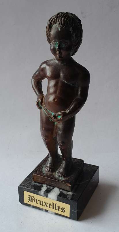 Vintage Manneken Pis Brussels Statuette on Marble Base. 16cm.