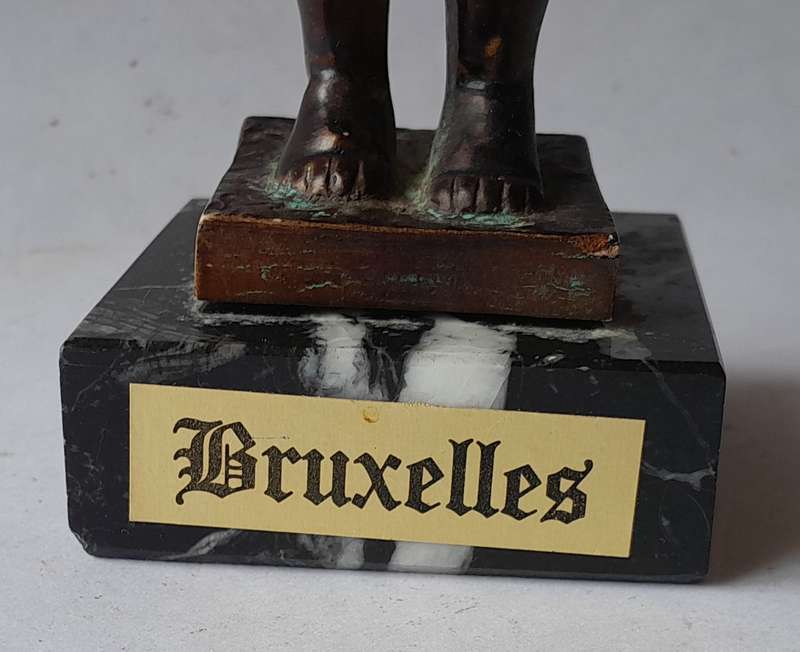 Vintage Manneken Pis Brussels Statuette on Marble Base. 16cm.