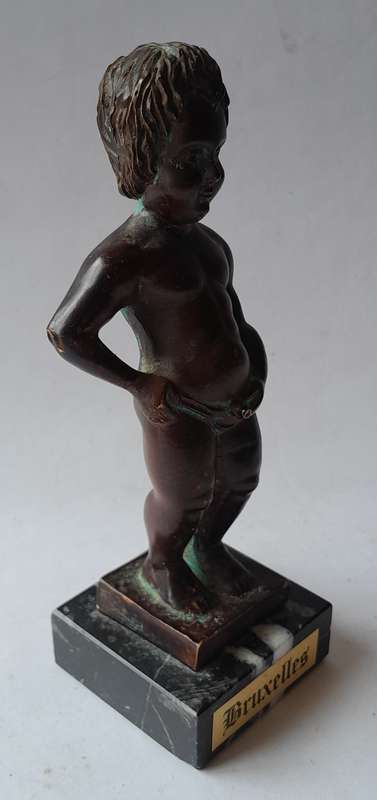 Vintage Manneken Pis Brussels Statuette on Marble Base. 16cm.