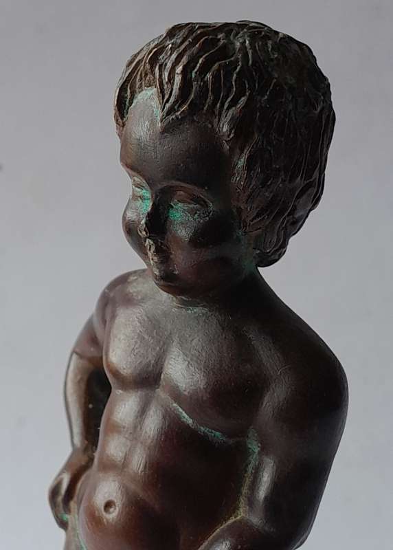 Vintage Manneken Pis Brussels Statuette on Marble Base. 16cm.