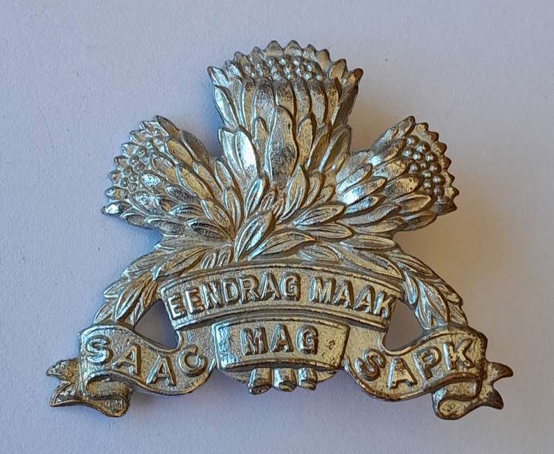 SA Armoured Corps Cap Badge.  1 Lug Intact.