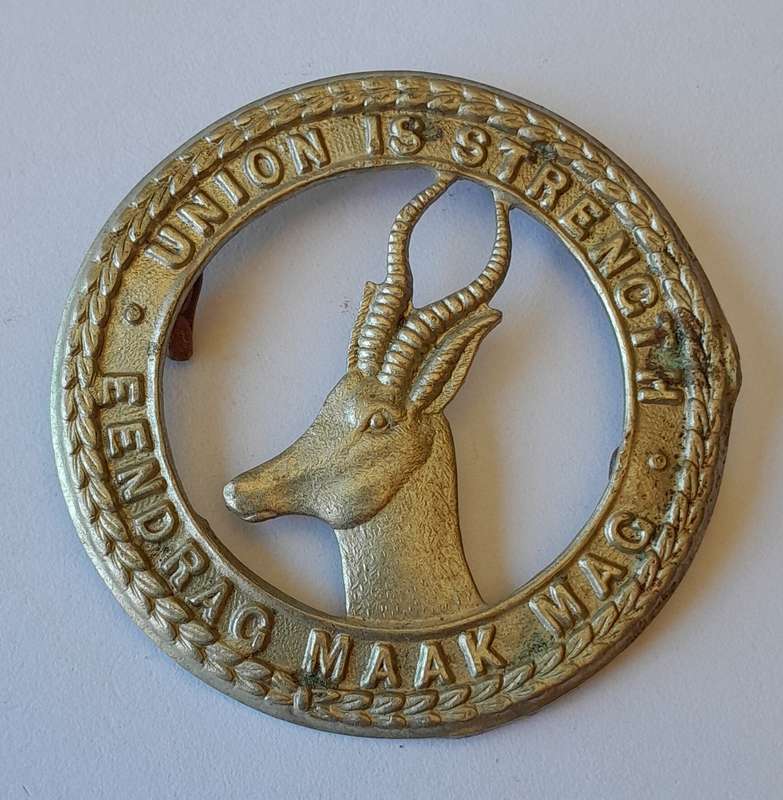 Early SA Infantry Brigade Cap Badge.  Compressed Lugs.