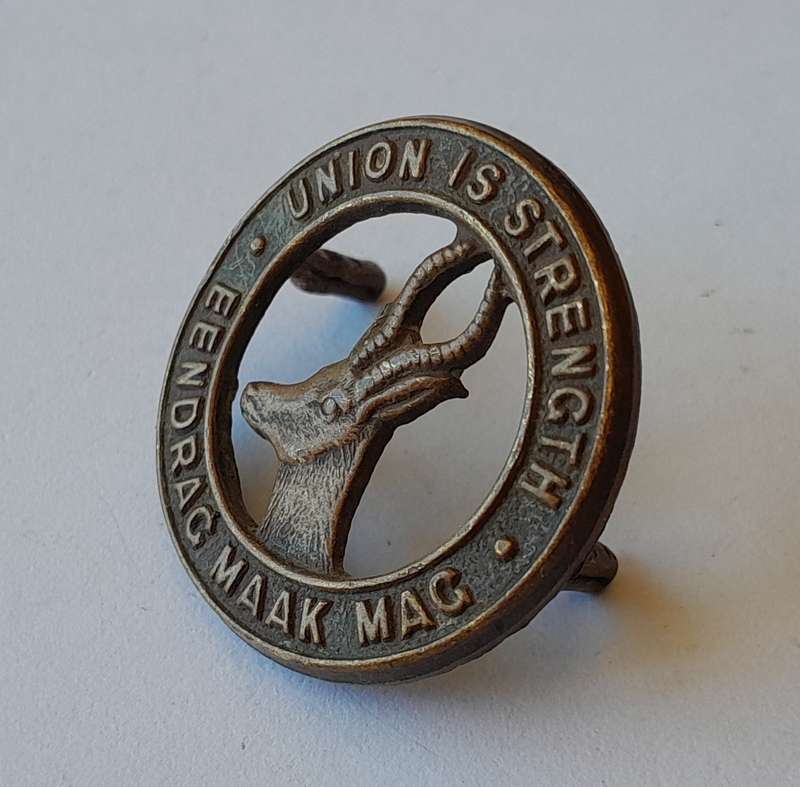 Early SA Army Infantry Collar Badge.  Compressed Lugs.