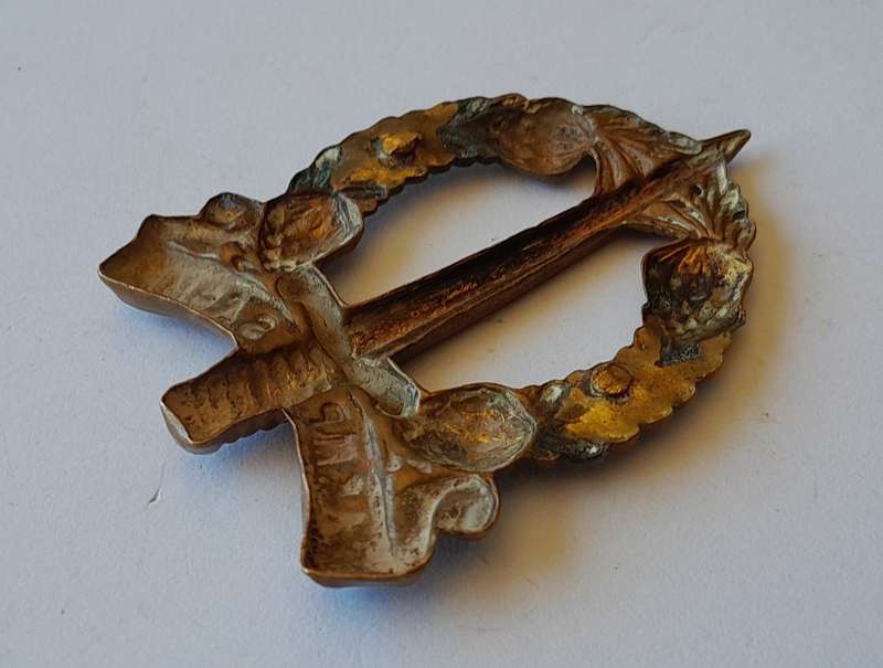 South African Military Police Corps Cap Badge.  No Lugs.