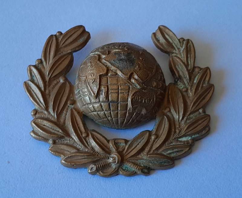 WW2 Royal Marines Corps Badge.  No Lugs.