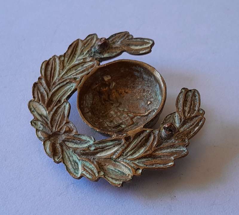 WW2 Royal Marines Corps Badge.  No Lugs.