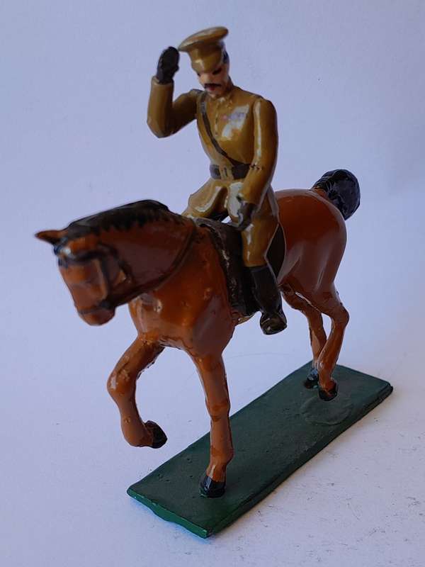 Boer War Cavalryman Officer Lead Figurine.  8cm