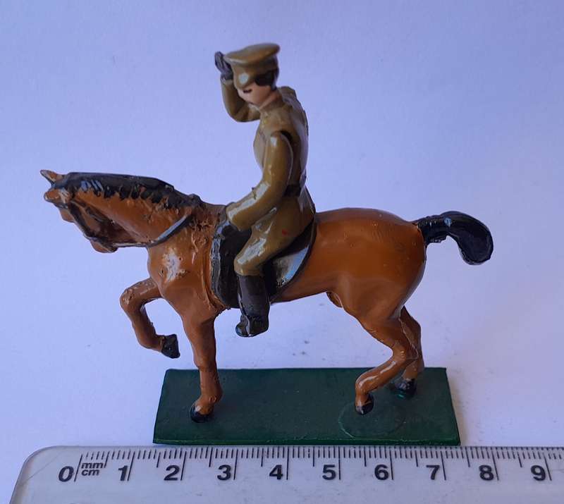 Boer War Cavalryman Officer Lead Figurine.  8cm