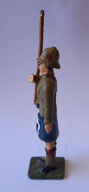 Boer War Black Watch Lead Figurine.  6cm