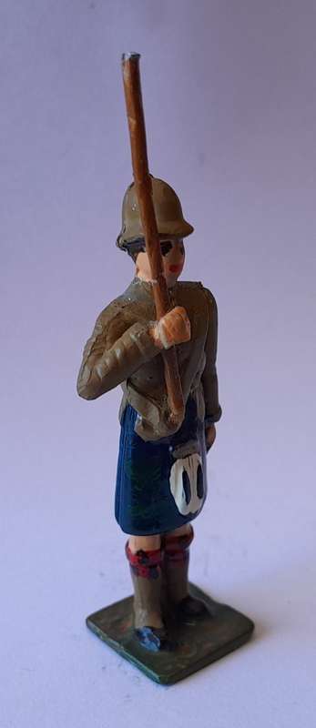 Boer War Black Watch Lead Figurine.  6cm
