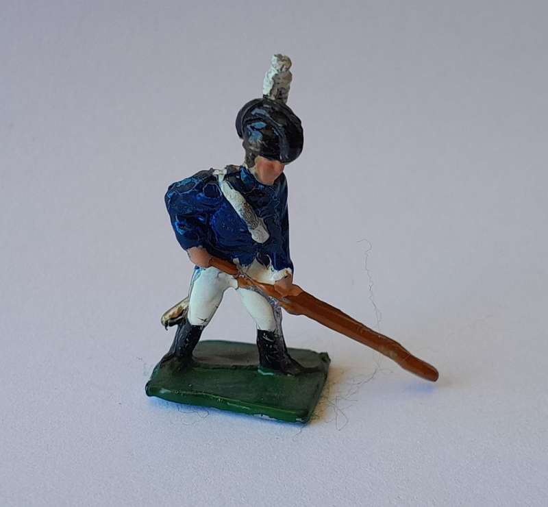 Miniature Napoleonic Artillery Crew Lead Figurine Set.