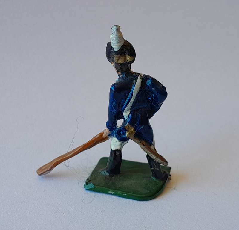 Miniature Napoleonic Artillery Crew Lead Figurine Set.
