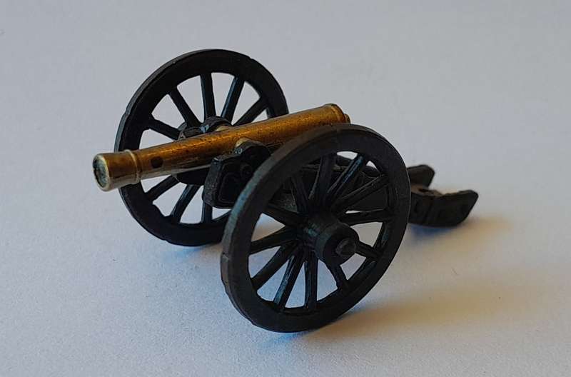Miniature Napoleonic Artillery Crew Lead Figurine Set.