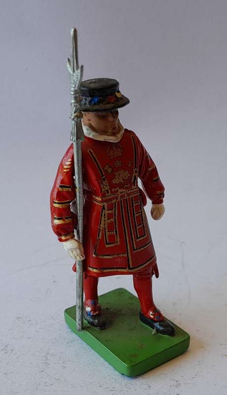 William Britains Beefeater Lead Figurine.  7cm