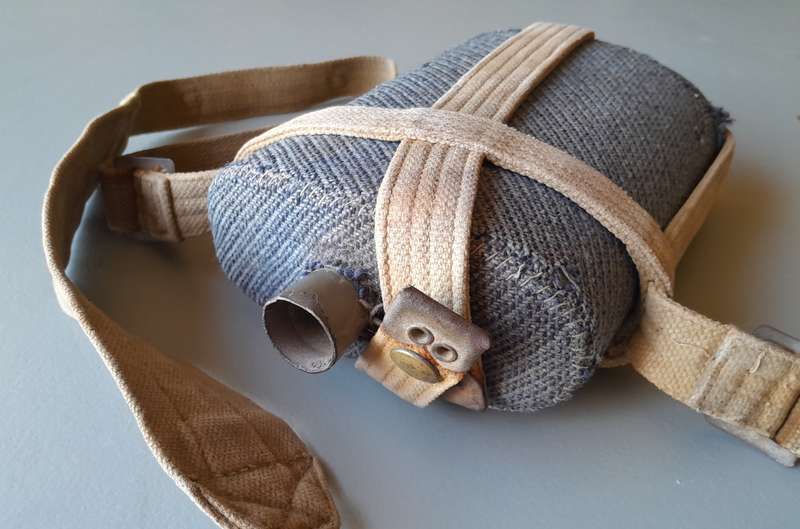WW2 RAF Mk VII Water Bottle With Harness and Shoulder Strap. No Stopper.