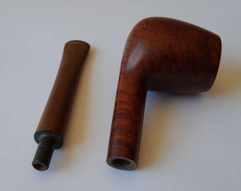 Vintage B. Barling & Sons 4895 Guinea Grain Estate Pipe.