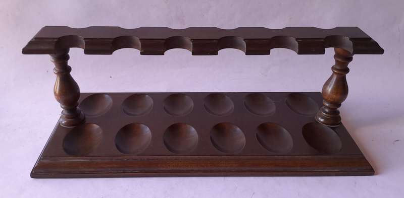 Vintage Quality Walnut 12-Pipe Wood Pipe Rack. 33 x 14 x 12cm.