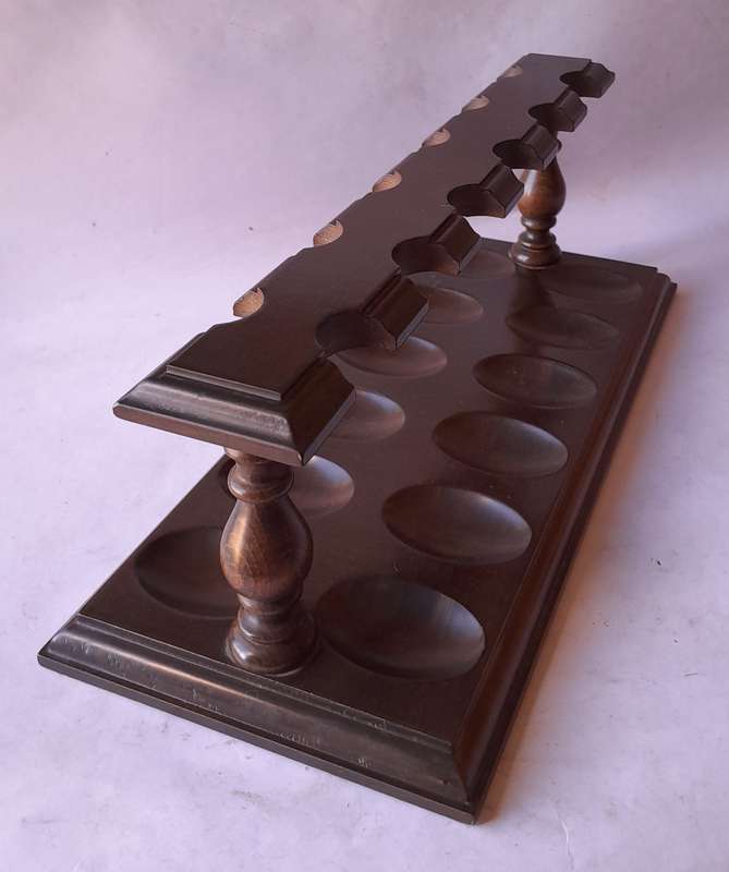 Vintage Quality Walnut 12-Pipe Wood Pipe Rack. 33 x 14 x 12cm.