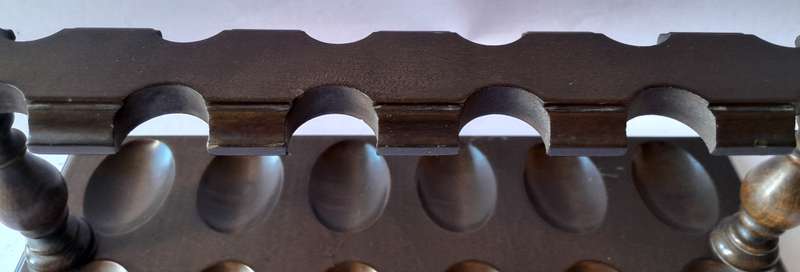 Vintage Quality Walnut 12-Pipe Wood Pipe Rack. 33 x 14 x 12cm.
