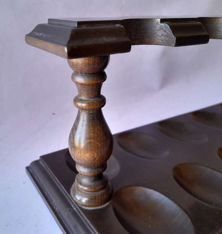 Vintage Quality Walnut 12-Pipe Wood Pipe Rack. 33 x 14 x 12cm.