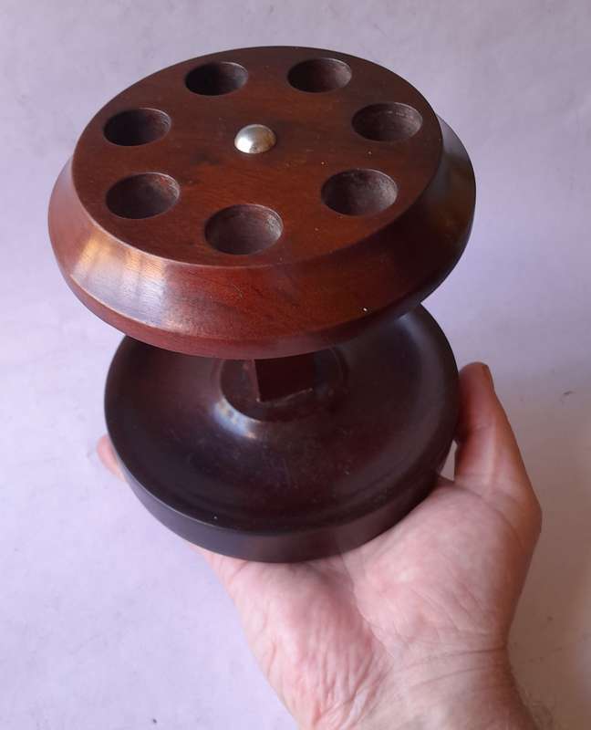 Vintage 7-Pipe Solid Mahogany Circular Pipe Stand.  14.5 x 13.5cm