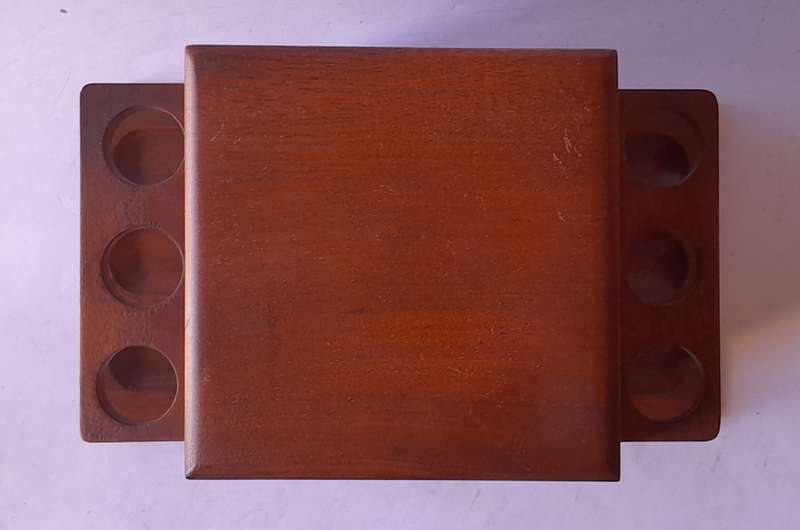 Vintage Aztec Industries 6-Pipe Humidor Pipe Holder.  25 x 15 x 13.5cm