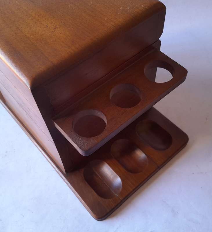 Vintage Aztec Industries 6-Pipe Humidor Pipe Holder.  25 x 15 x 13.5cm