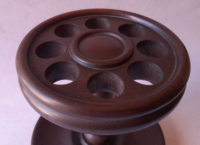 Vintage 8-Pipe Solid Mahogany Circular Pipe Rack.  14 x 14cm