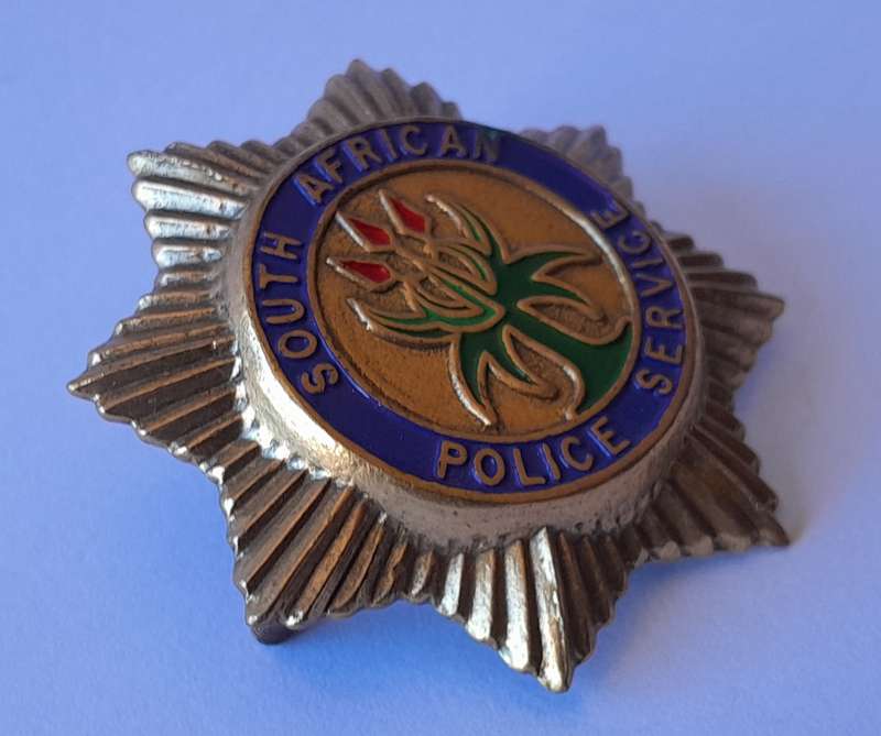Early SA Police Senior Officer's Cap Badge.  Lugs Intact.