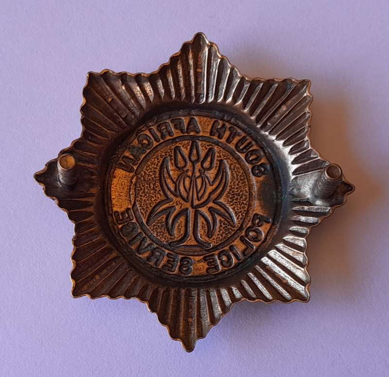 Early SA Police Senior Officer's Cap Badge.  Lugs Intact.