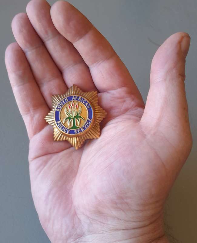 Early SA Police Senior Officer's Cap Badge.  Lugs Intact.